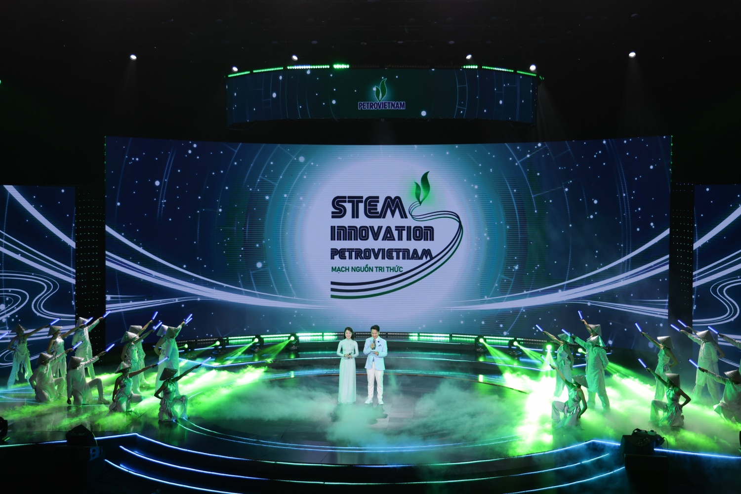 [Chùm ảnh] Mạch nguồn tri thức - STEM Innovation Petrovietnam