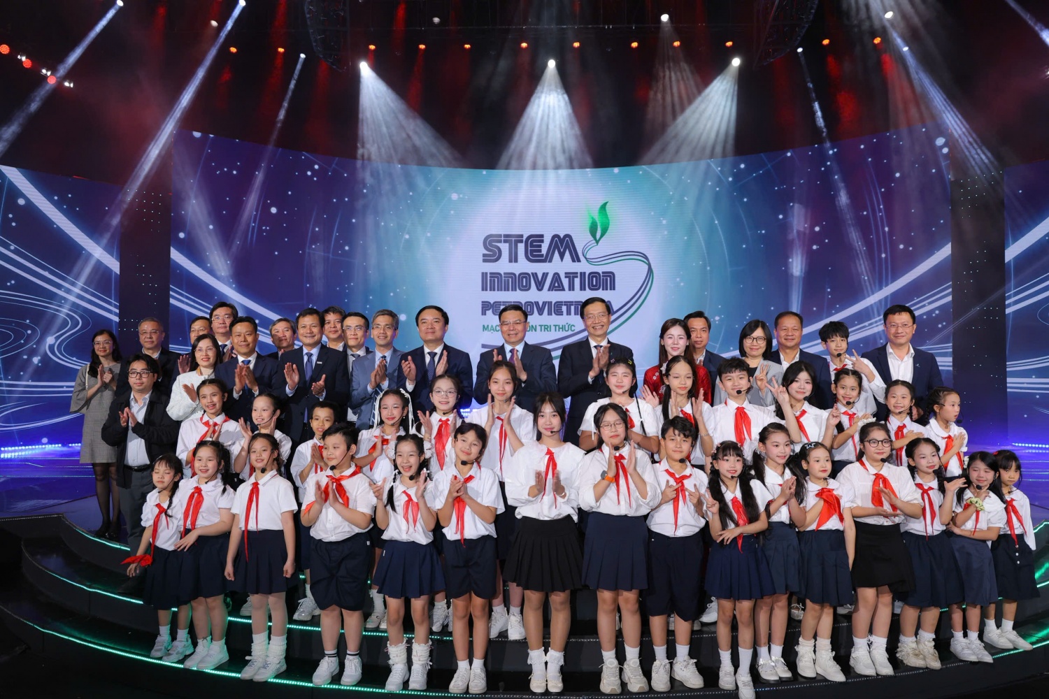 [Chùm ảnh] Mạch nguồn tri thức - STEM Innovation Petrovietnam