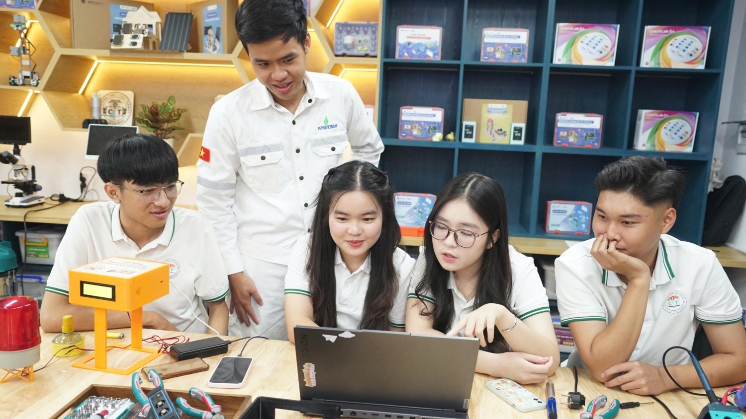 Một chương trình đầy cảm xúc, một hành trình đầy hứng khởi