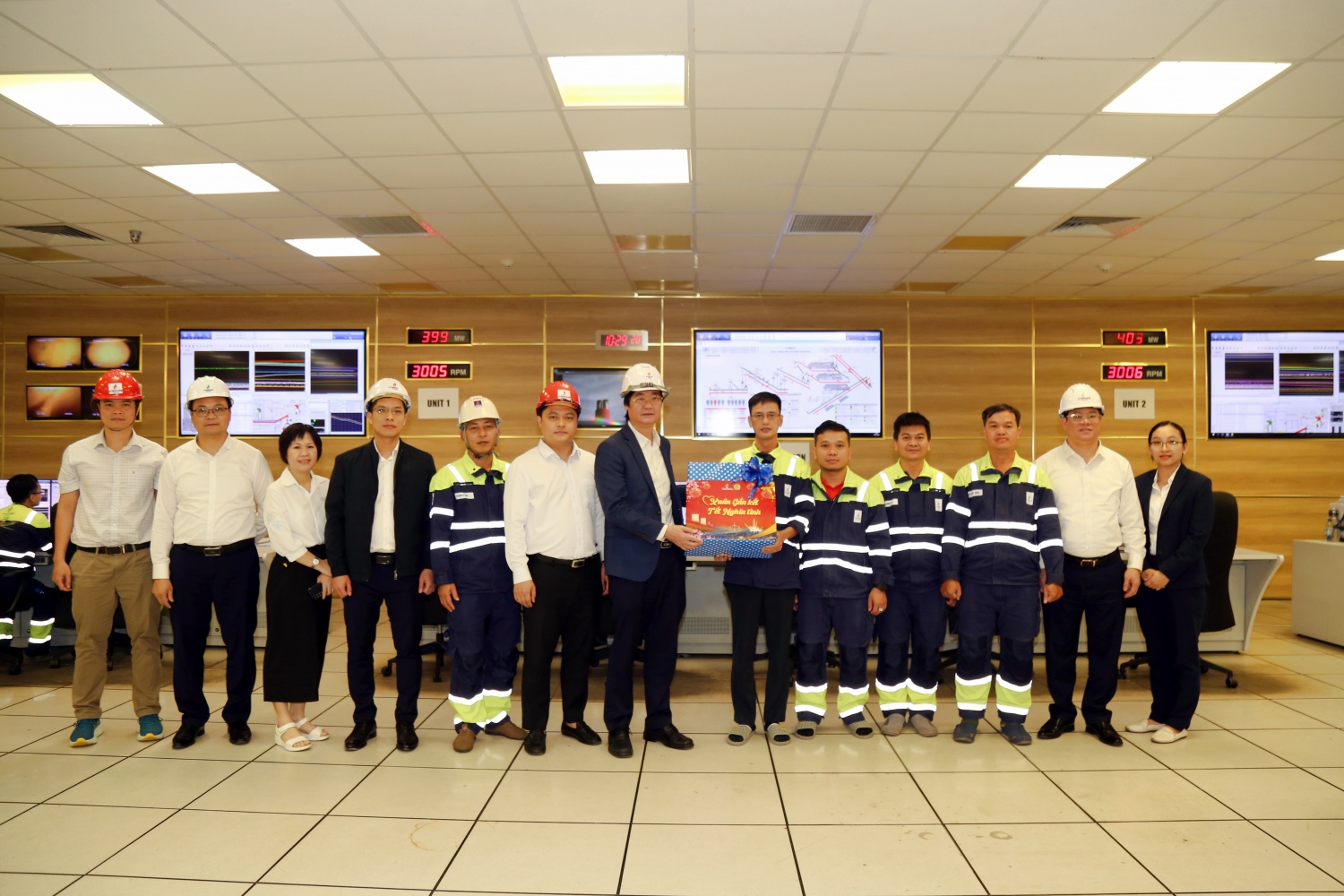 Công đoàn Petrovietnam động viên, chúc Tết người lao động NMNĐ Sông Hậu 1