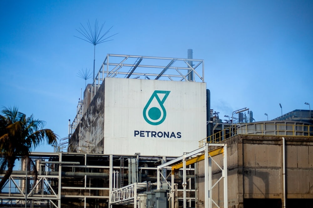 Malaysia tăng cường thăm dò và khai thác dầu khí