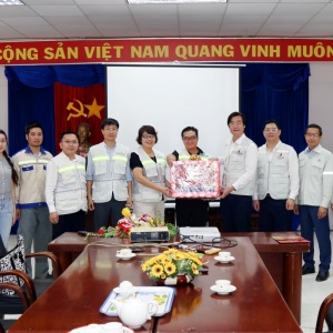 Công đoàn Petrovietnam động viên, chúc Tết người lao động PETROCONs trên công trường Long Phú 1