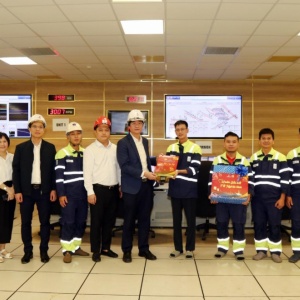 [VIDEO] Công đoàn Petrovietnam trao quà Tết, chia sẻ cùng NLĐ NMNĐ Sông Hậu 1