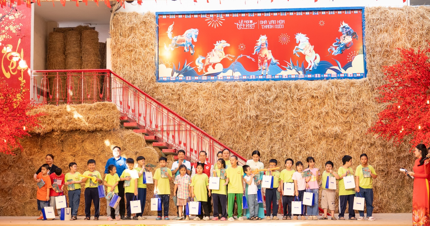 PVFCCo – Phú Mỹ chăm lo Tết cho 200 thiếu nhi khó khăn tại Lễ hội Tết Việt