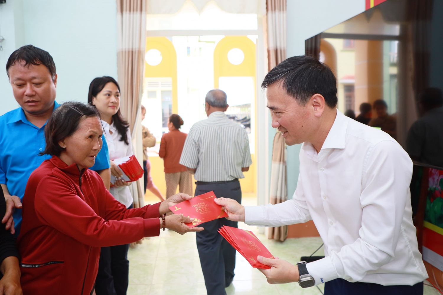 Petrovietnam tiếp thêm động lực cho bà con và người lao động tại Gia Lai