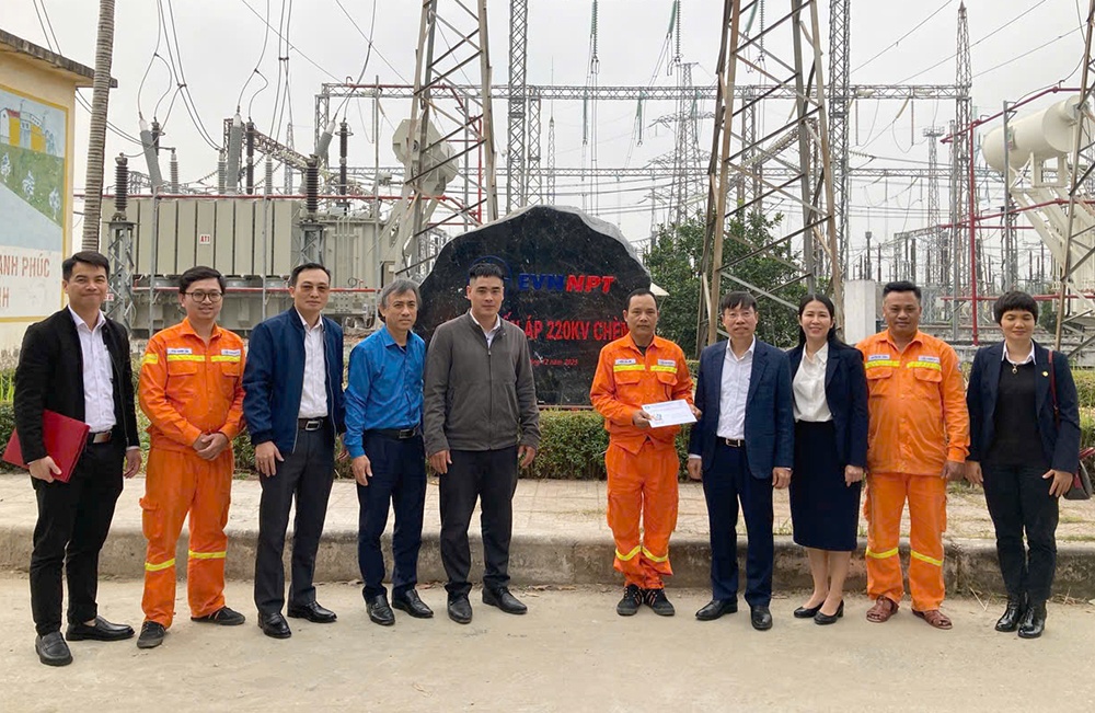 Đảng bộ Tổng công ty Truyền tải điện Quốc gia giữ vững niềm tin theo Đảng Đảng bộ Tổng công ty Truyền tải điện Quốc gia giữ vững niềm tin theo Đảng