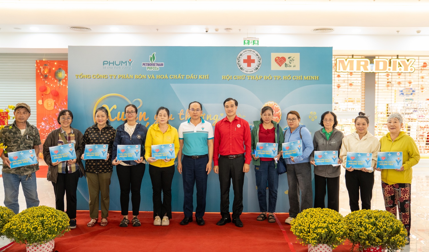 PVFCCo – Phú Mỹ cùng người dân khó khăn sắm Tết