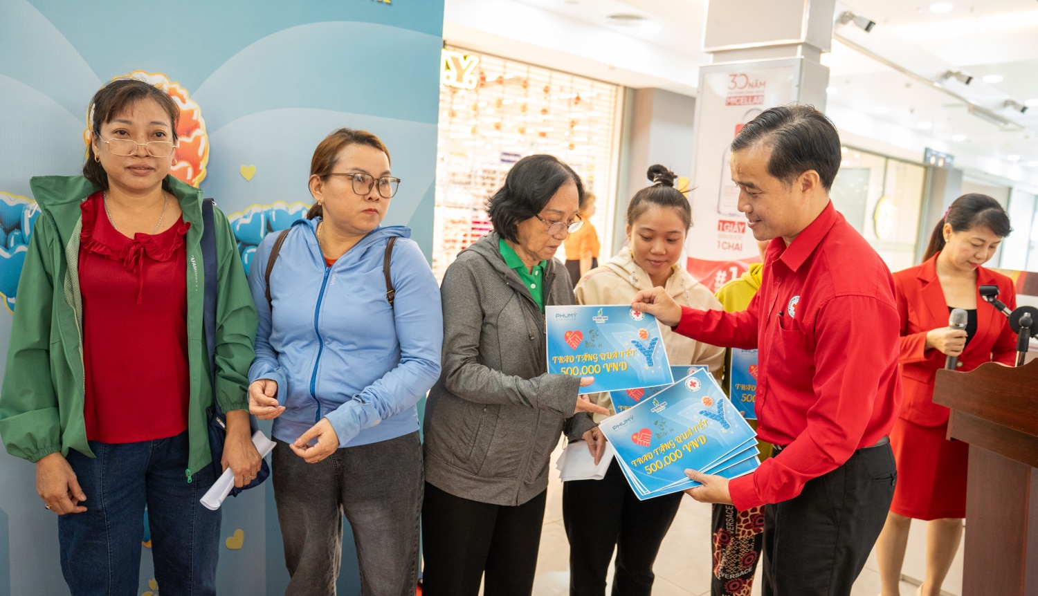 PVFCCo – Phú Mỹ cùng người dân khó khăn sắm Tết