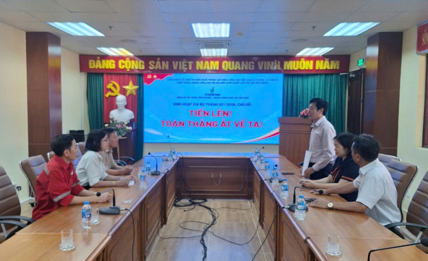 Đảng bộ PV Power quán triệt tinh thần: “Tiến lên! Toàn thắng ắt về ta”