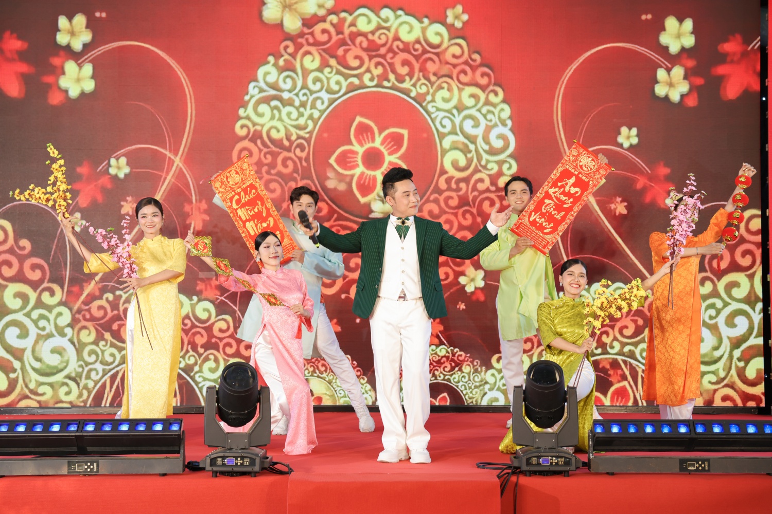 “Petrovietnam: Xuân Gắn kết - Tết Nghĩa tình” đến với người lao động PVOIL khu vực Tây Nam bộ