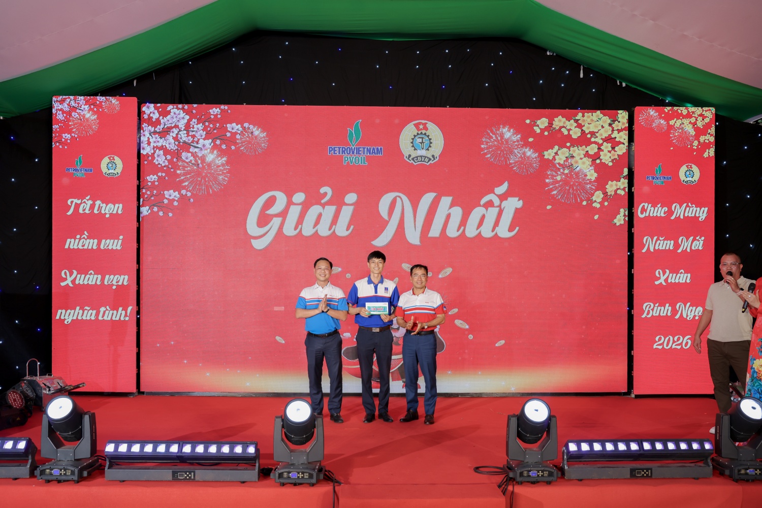 “Petrovietnam: Xuân Gắn kết - Tết Nghĩa tình” đến với người lao động PVOIL khu vực Tây Nam bộ