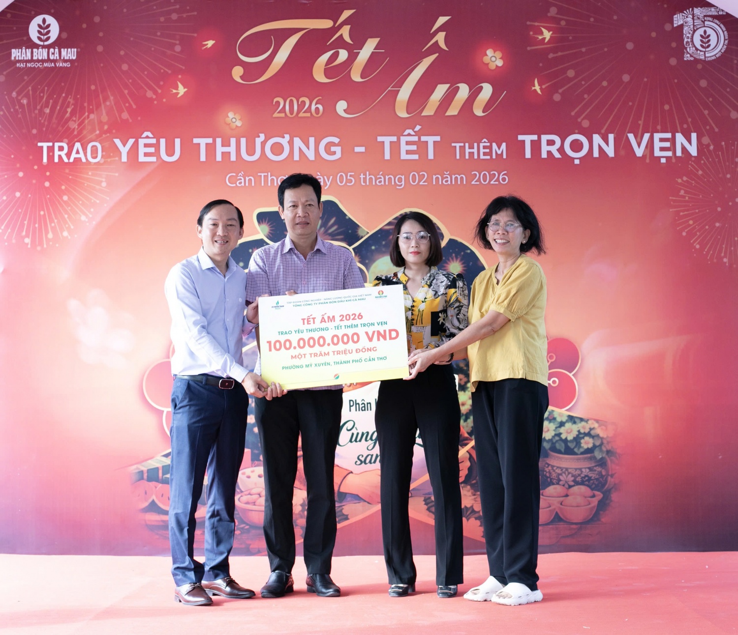 Tết Ấm 2026 PVCFC: 200 bà con đón tết trong yêu thương