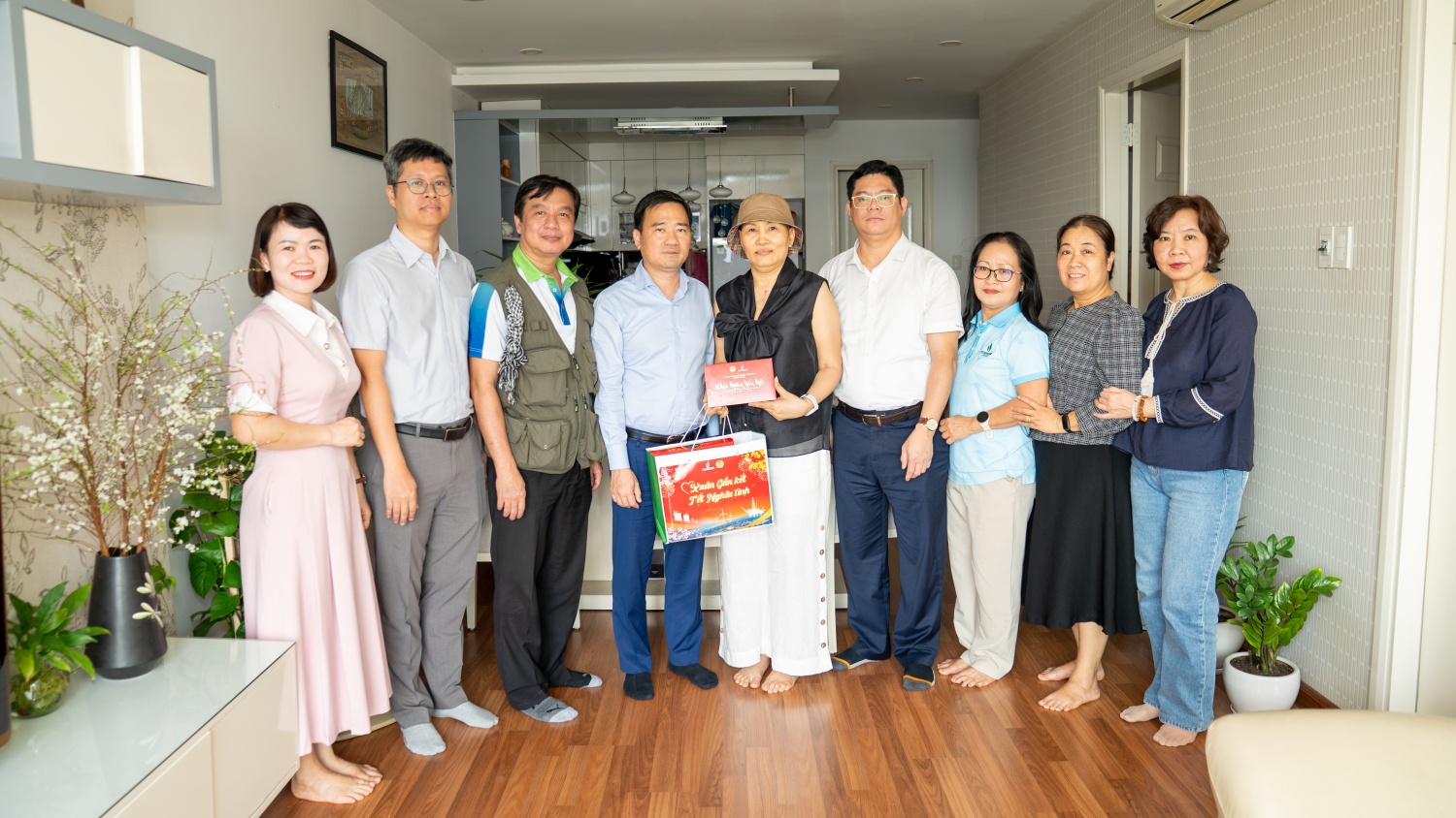 Công đoàn Petrovietnam trao gửi nghĩa tình tới người lao động khó khăn dịp Tết