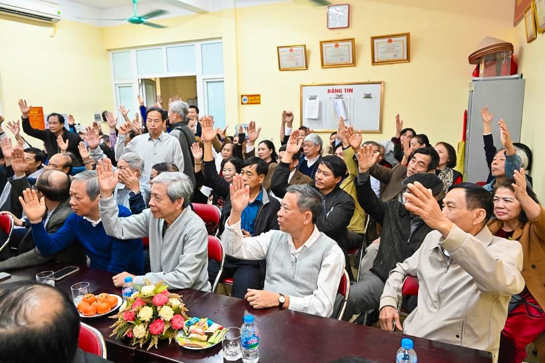 100% cử tri tham dự đã biểu quyết nhất trí giới thiệu các đồng chí ứng cử đại biểu Quốc hội khóa XVI, Hội đồng nhân dân các cấp nhiệm kỳ 2026-2031