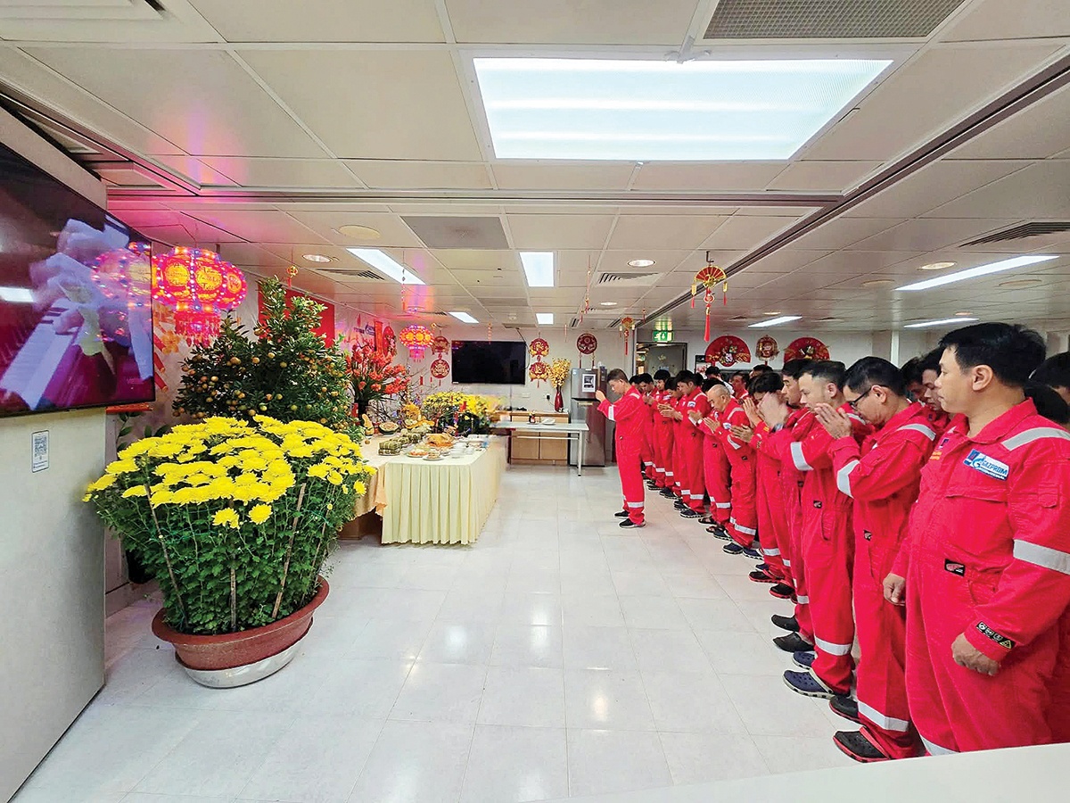 Đón Tết ngoài giàn Hải Thạch - Mộc Tinh