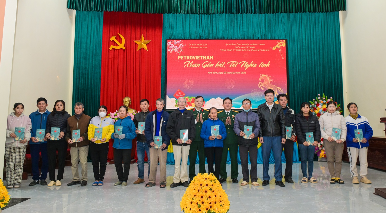 Petrovietnam/PVFCCo – Phú Mỹ lan tỏa nghĩa tình, chăm lo Tết cho người dân và cựu chiến binh khó khăn