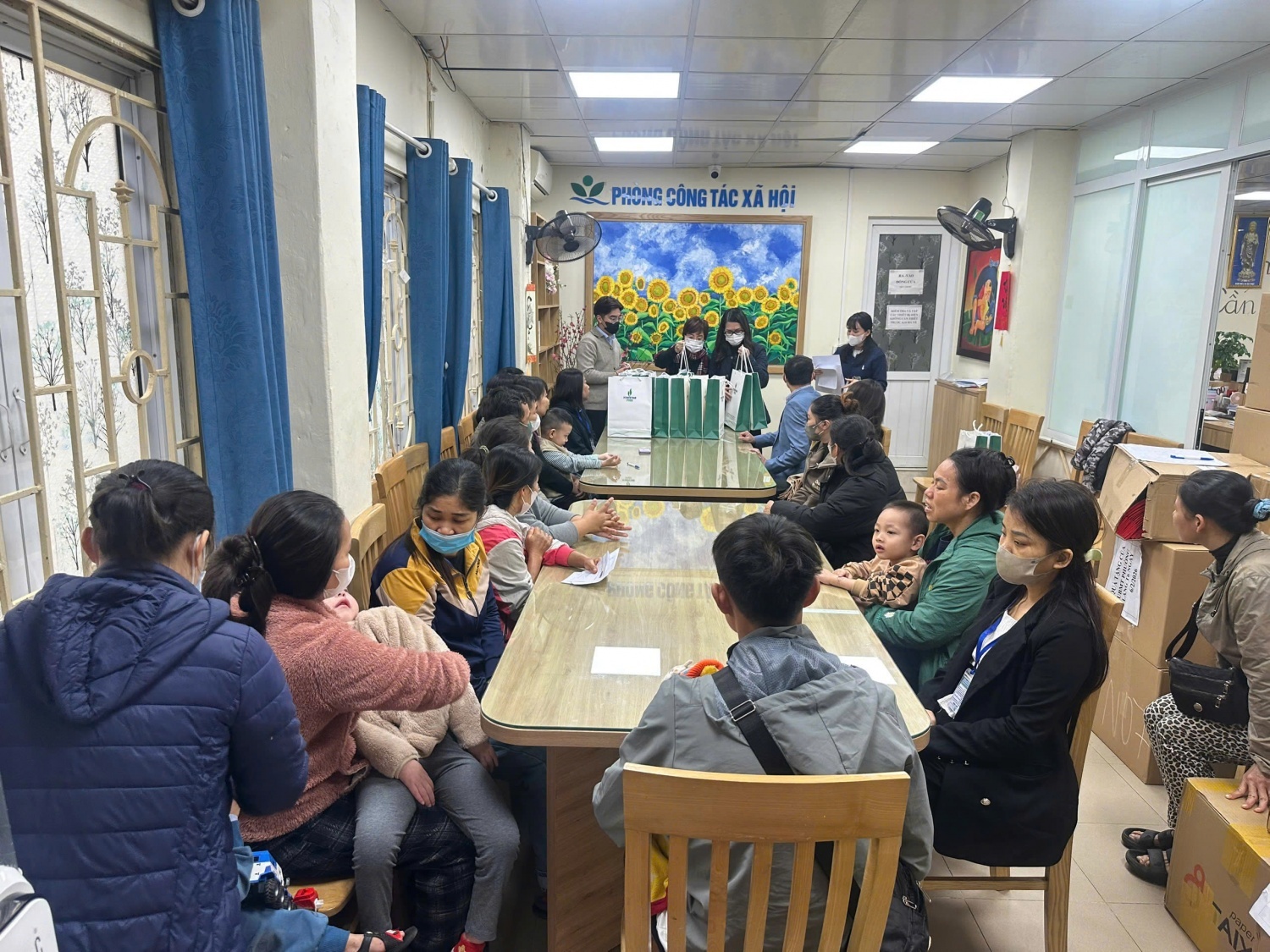 “Petrovietnam: Xuân Gắn kết - Tết Nghĩa tình” mang mùa xuân tới mọi miền đất nước “Petrovietnam: Xuân Gắn kết - Tết Nghĩa tình” mang mùa xuân tới mọi miền đất nước