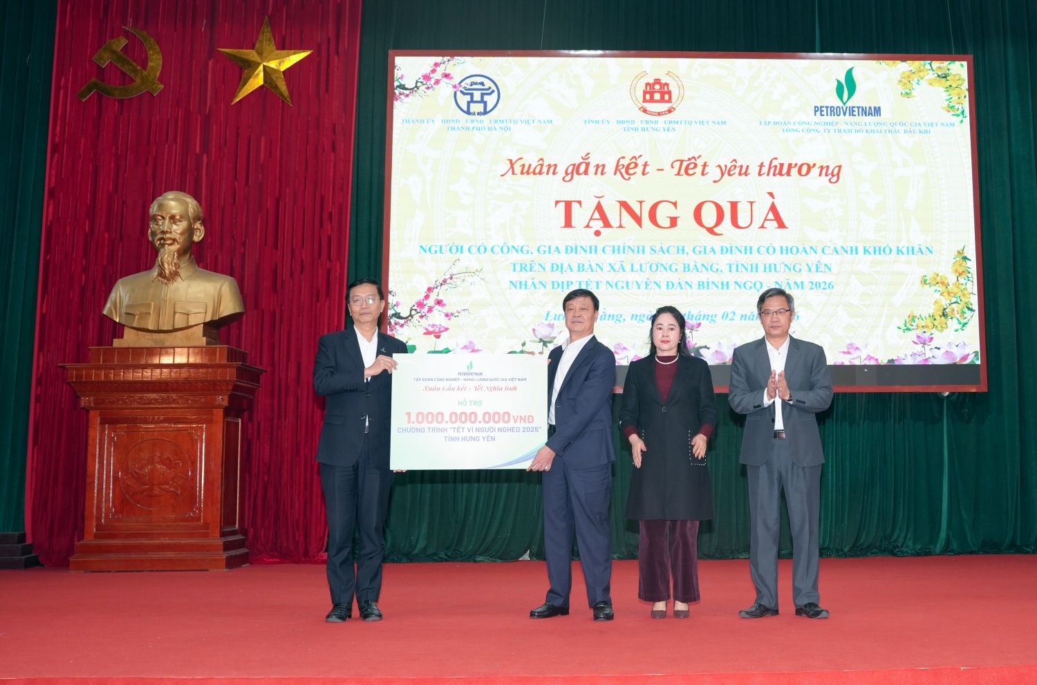 “Petrovietnam: Xuân Gắn kết - Tết Nghĩa tình” mang mùa xuân tới mọi miền đất nước “Petrovietnam: Xuân Gắn kết - Tết Nghĩa tình” mang mùa xuân tới mọi miền đất nước