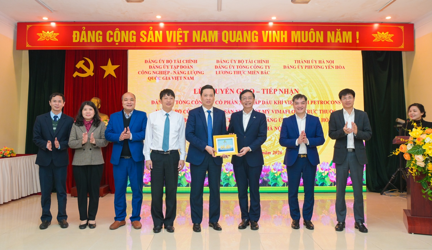 Đảng bộ PETROCONs chính thức về sinh hoạt tại Đảng bộ phường Yên Hòa Đảng bộ PETROCONs chính thức về sinh hoạt tại Đảng bộ phường Yên Hòa