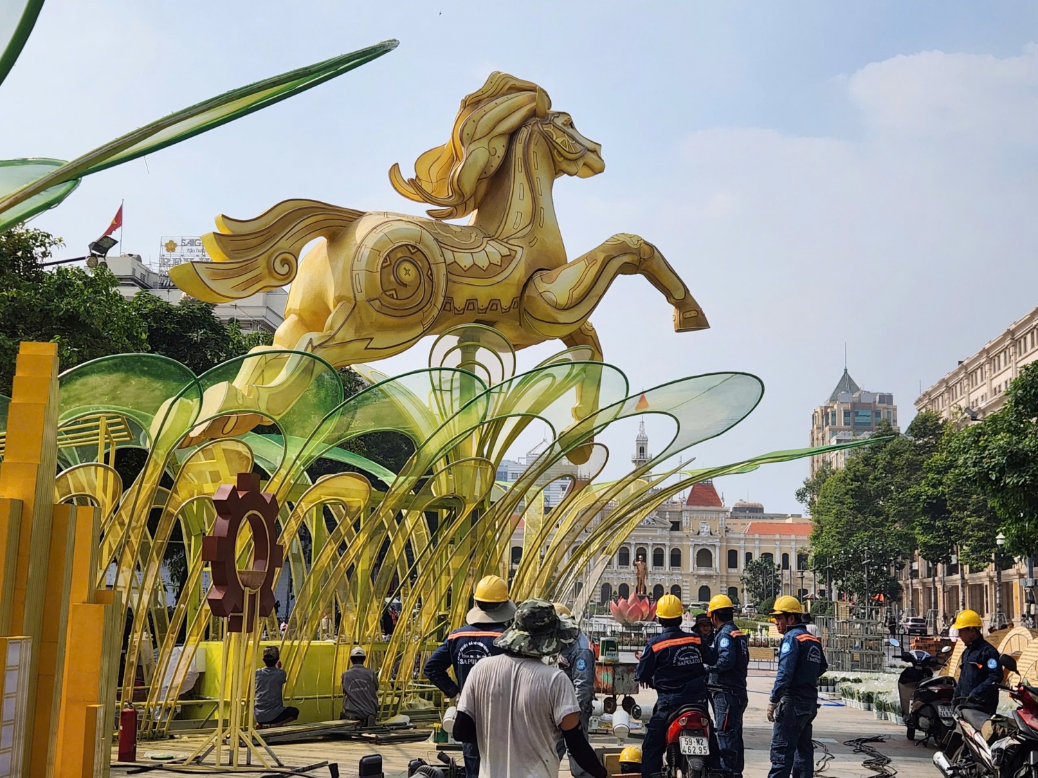 [Chùm ảnh] Toàn cảnh đường hoa Nguyễn Huệ trước khi hoàn thành