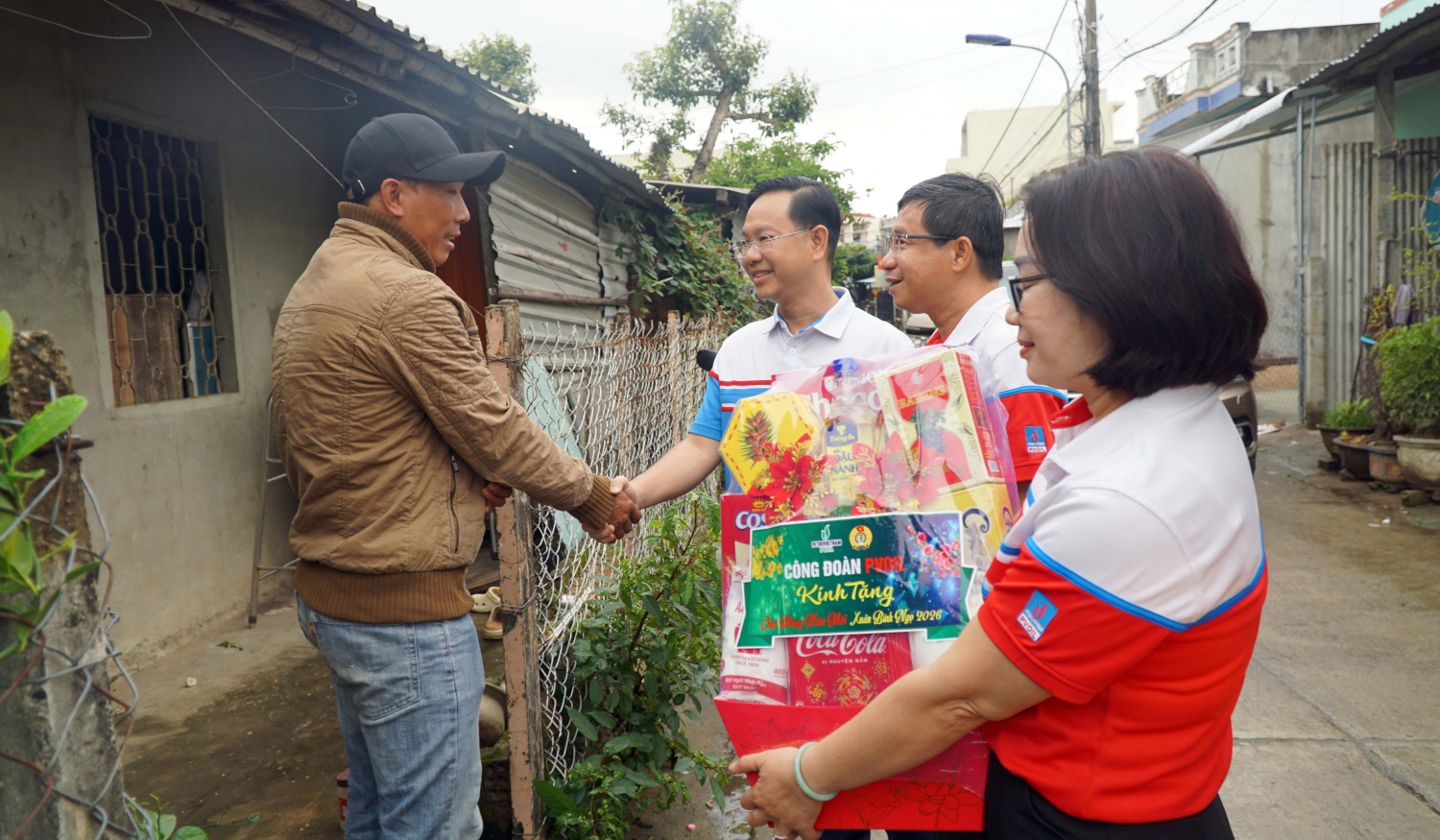Công đoàn PVOIL thăm, tặng quà Tết cho người lao động PVOIL Phú Yên, PVOIL Bình Thuận
