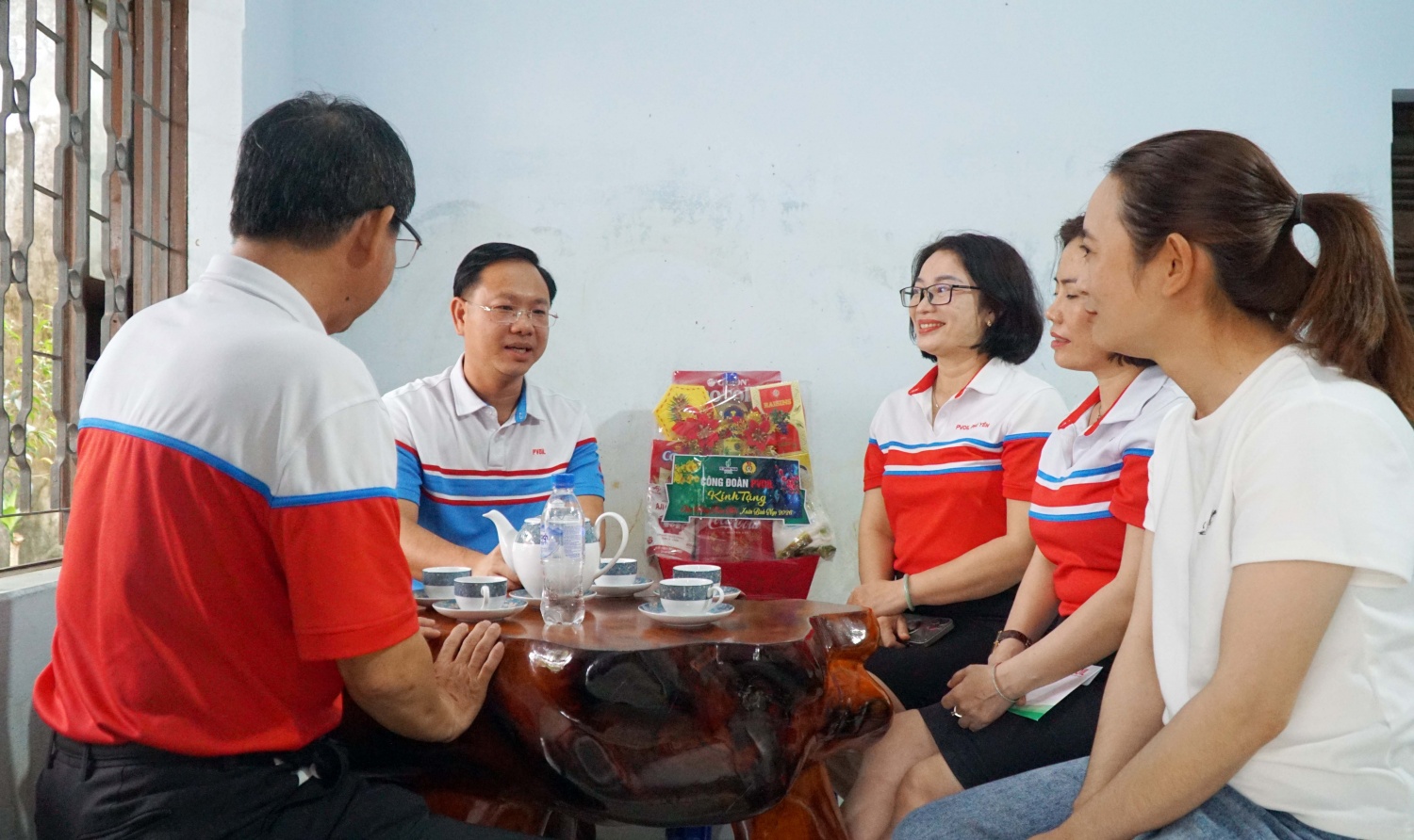 Công đoàn PVOIL thăm, tặng quà Tết cho người lao động PVOIL Phú Yên, PVOIL Bình Thuận