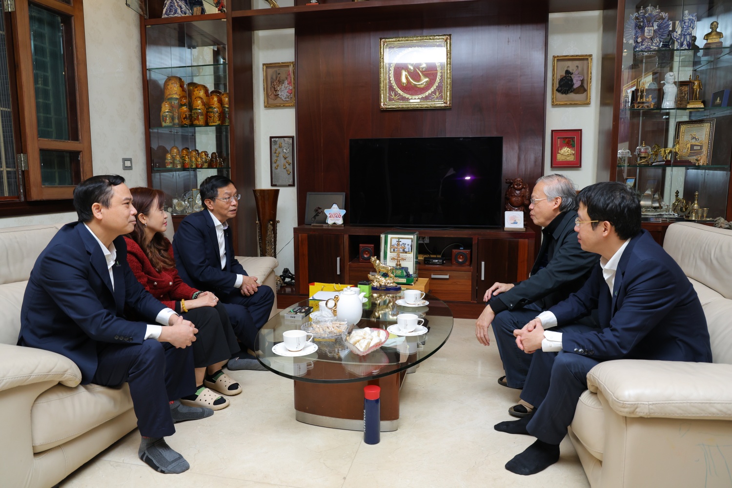 Lãnh đạo Petrovietnam tri ân các thế hệ lãnh đạo nhân dịp Xuân Bính Ngọ 2026 Lãnh đạo Petrovietnam tri ân các thế hệ lãnh đạo nhân dịp Xuân Bính Ngọ 2026