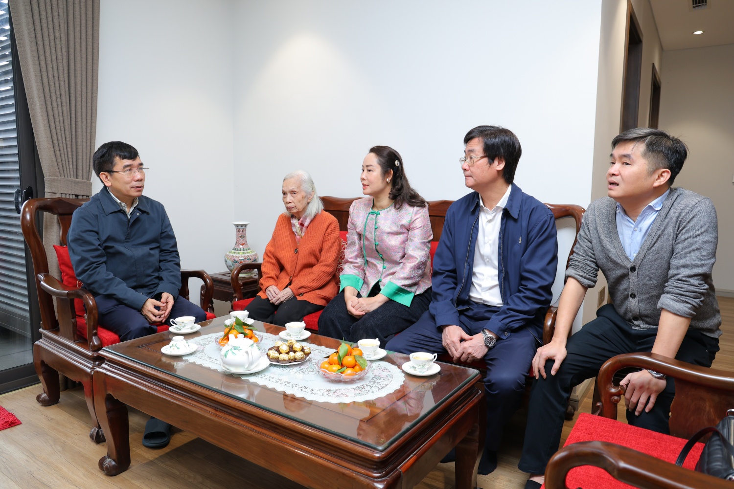 Lãnh đạo Petrovietnam tri ân các thế hệ lãnh đạo nhân dịp Xuân Bính Ngọ 2026 Lãnh đạo Petrovietnam tri ân các thế hệ lãnh đạo nhân dịp Xuân Bính Ngọ 2026