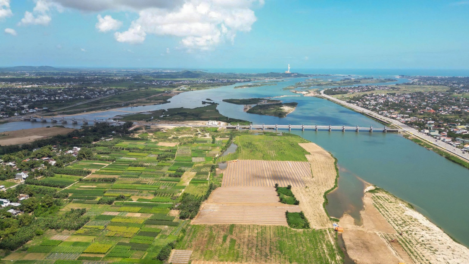 Quảng Ngãi: Thông xe cầu đập dâng sông Trà Khúc Quảng Ngãi: Thông xe cầu đập dâng sông Trà Khúc