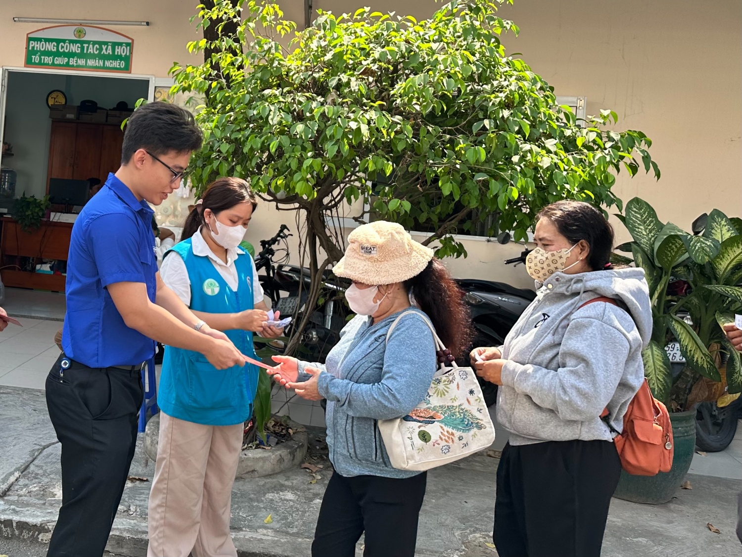 Xuân yêu thương - Nghĩa tình Petrovietnam sưởi ấm vùng lũ, tiếp sức bệnh nhi