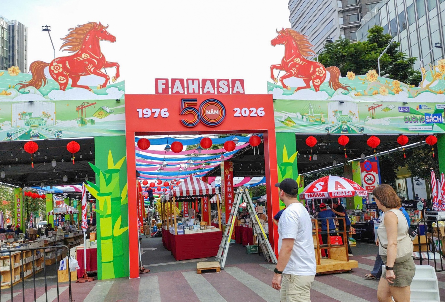 Sẵn sàng cho chương trình khai mạc Lễ hội Đường sách Tết 2026 Lễ hội Đường sách Tết 2026 - Điểm hẹn ý nghĩa dịp Xuân mới