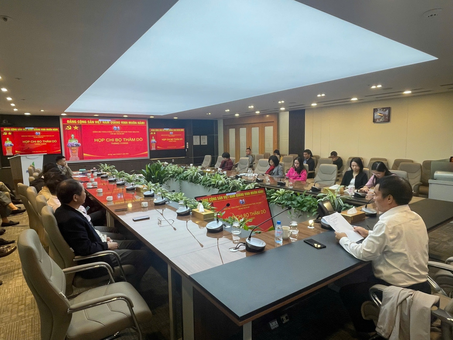 Bí thư Chi bộ xuất sắc Nguyễn Xuân Phong: “Danh hiệu này không dành riêng cho cá nhân tôi” Bí thư Chi bộ xuất sắc Nguyễn Xuân Phong: “Danh hiệu này không dành riêng cho cá nhân tôi”