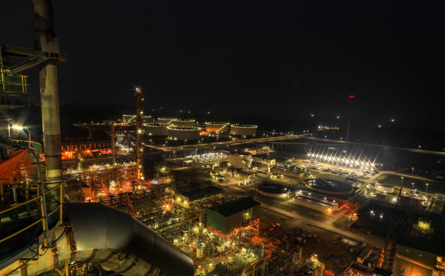 Giao thừa không nghỉ ở NMLD Dung Quất