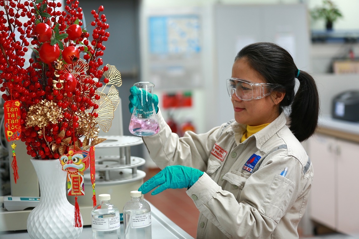 Giao thừa không nghỉ ở NMLD Dung Quất