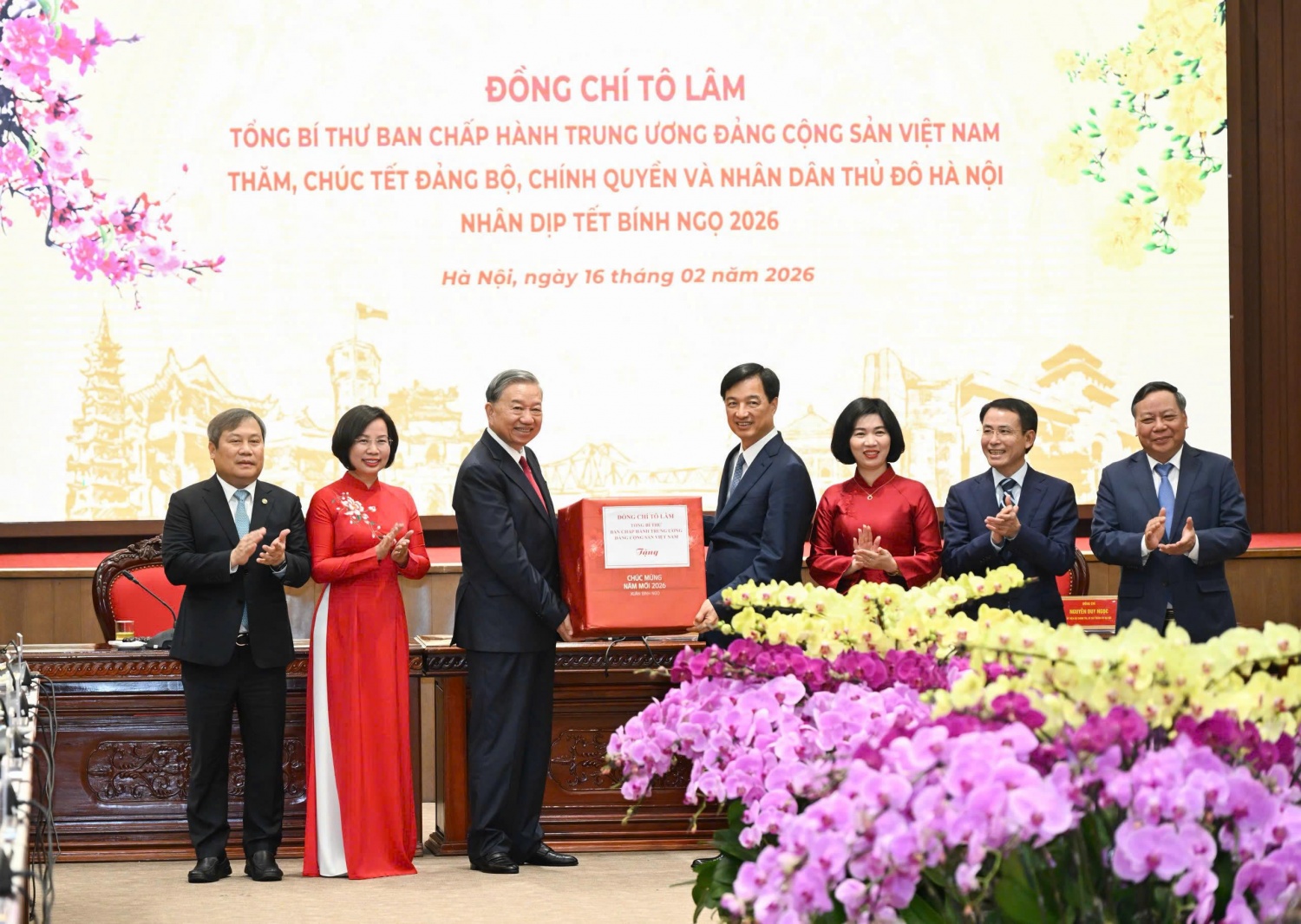 Tổng Bí thư Tô Lâm thăm, chúc Tết nhân dân Thủ đô Tổng Bí thư Tô Lâm chúc Tết Đảng bộ, chính quyền và nhân dân Thủ đô