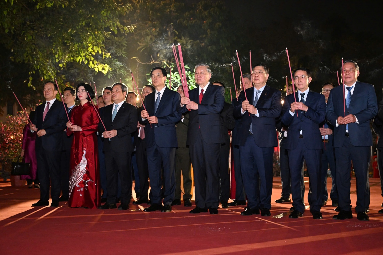 Tổng Bí thư Tô Lâm thăm, chúc Tết nhân dân Thủ đô Tổng Bí thư Tô Lâm chúc Tết Đảng bộ, chính quyền và nhân dân Thủ đô