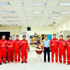 Lãnh đạo PV Power NT thăm, chúc Tết CBCNV làm việc đêm giao thừa