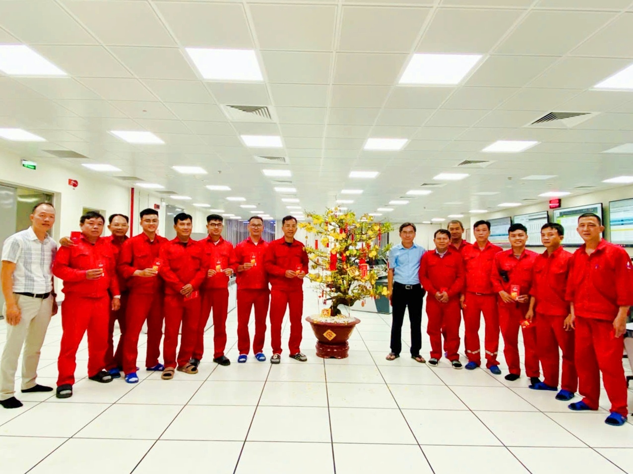 Lãnh đạo PV Power NT thăm, chúc Tết CBCNV làm việc đêm giao thừa Lãnh đạo PV Power NT thăm, chúc Tết CBCNV làm việc đêm giao thừa