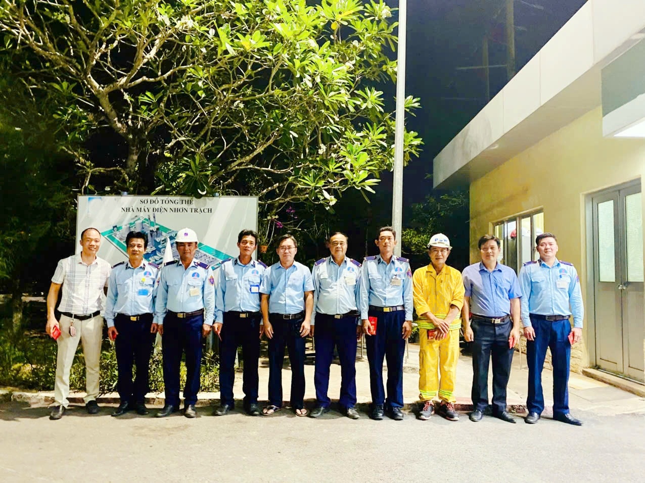 Lãnh đạo PV Power NT thăm, chúc Tết CBCNV làm việc đêm giao thừa Lãnh đạo PV Power NT thăm, chúc Tết CBCNV làm việc đêm giao thừa