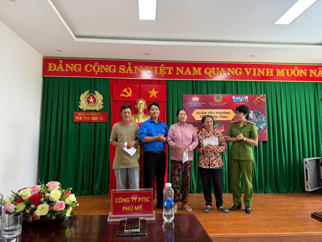 “Xuân yêu thương - Tết nghĩa tình” từ PTSC Phú Mỹ “Xuân yêu thương - Tết nghĩa tình” từ PTSC Phú Mỹ