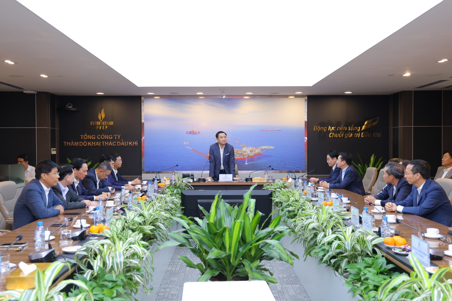 Chủ tịch HĐTV Petrovietnam Lê Ngọc Sơn đến thăm và chúc Tết các đơn vị thành viên đầu Xuân Bính Ngọ 2026 tại Hà Nội