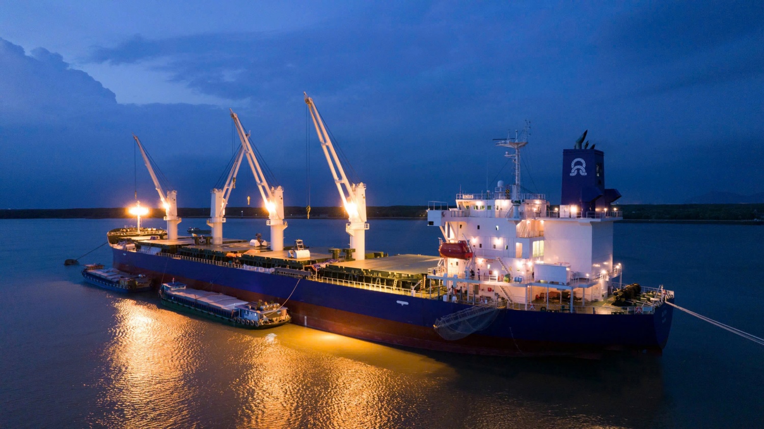 Phân bón Cà Mau xuất khẩu thành công lô hàng đầu tiên sang Mỹ Phân bón Cà Mau xuất khẩu thành công lô hàng đầu tiên sang Mỹ