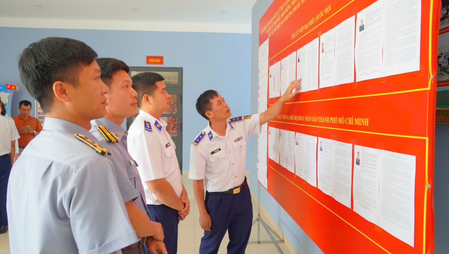 Đồng chí Lê Ngọc Sơn tiếp xúc cử tri, vận động bầu cử đại biểu Quốc hội khóa XVI