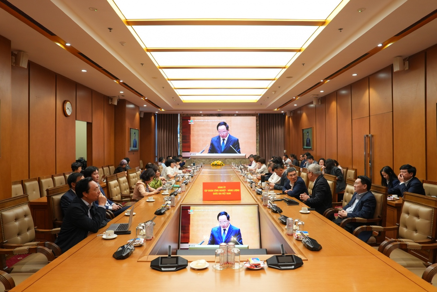 Đảng bộ Petrovietnam tham dự Hội nghị quán triệt, triển khai Nghị quyết 79 và 80 của Bộ Chính trị