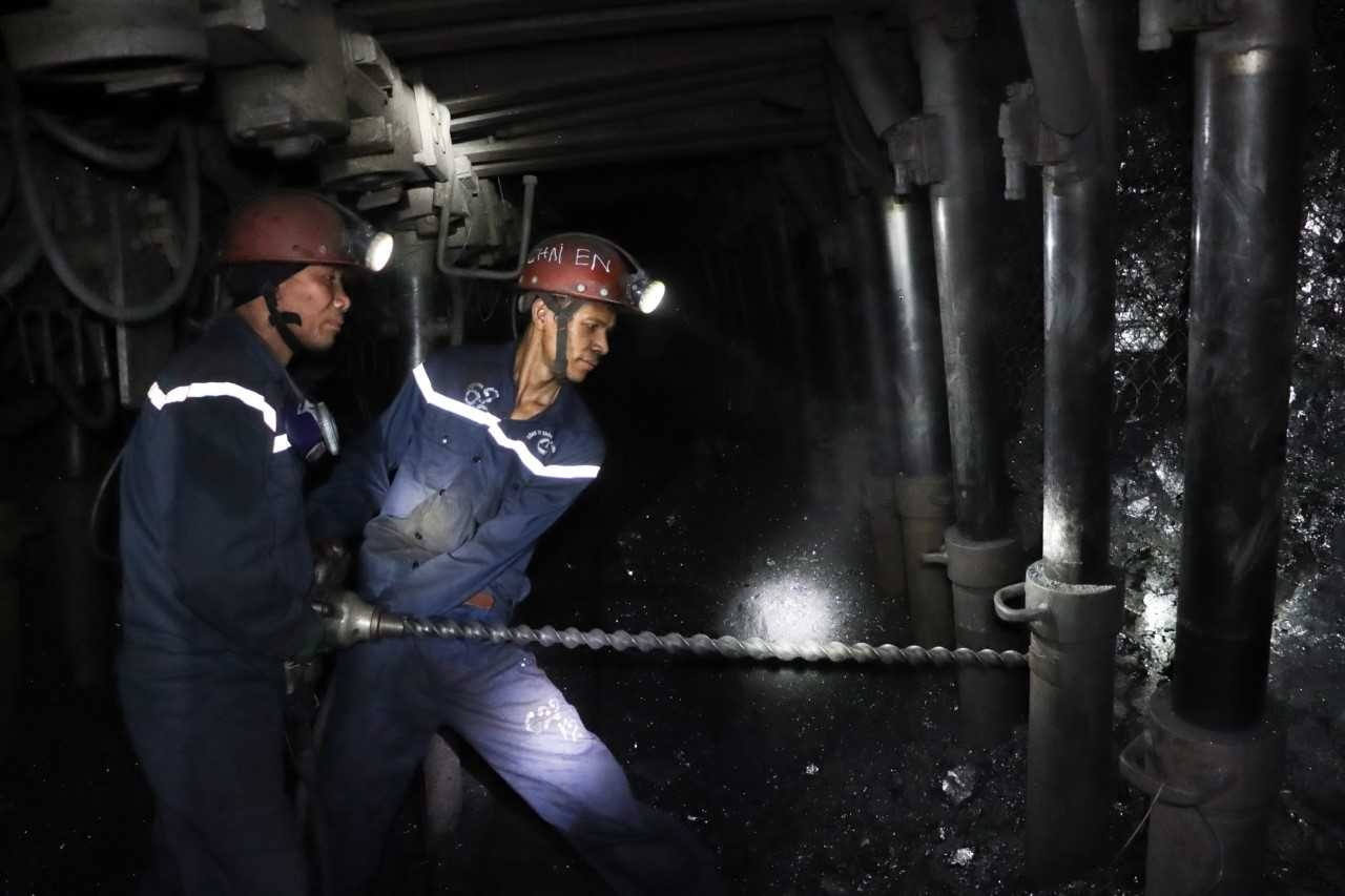 TKV điều chỉnh định biên, định mức lao động