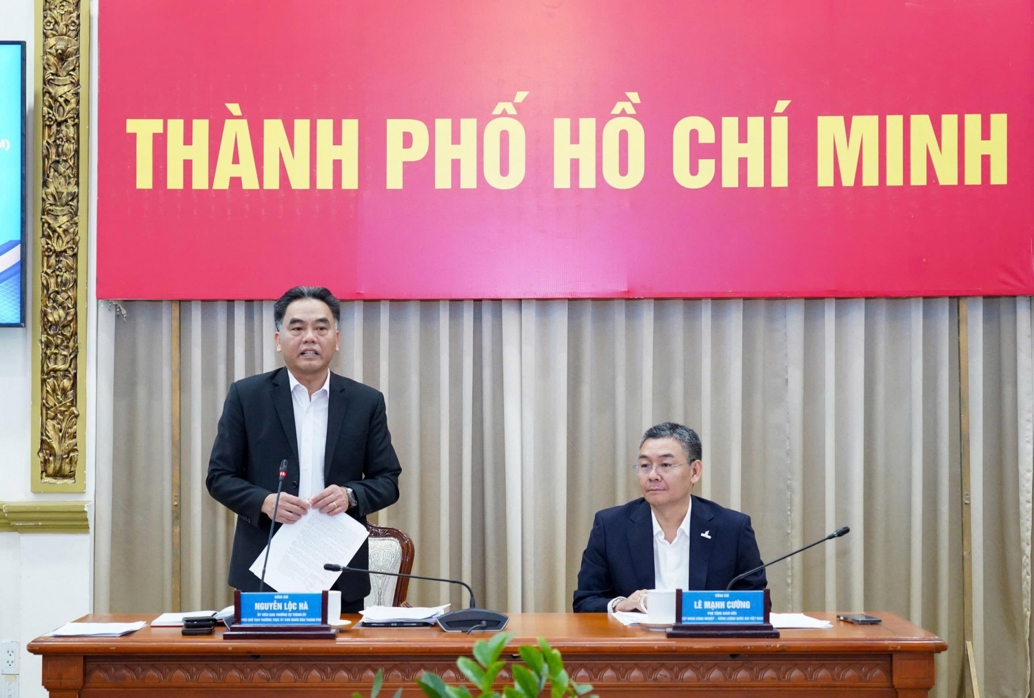 Ông Nguyễn Lộc Hà – Phó Chủ tịch Thường trực UBND TP Hồ Chí Minh và ông Lê Mạnh Cường – Phó Tổng Giám đốc Petrovietnam chủ trì buổi làm việc trao đổi hợp tác giữa TP Hồ Chí Minh và Petrovietnam vào tháng 1/2026 Ông Nguyễn Lộc Hà – Phó Chủ tịch Thường trực UBND TP Hồ Chí Minh và ông Lê Mạnh Cường – Phó Tổng Giám đốc Petrovietnam chủ trì buổi làm việc trao đổi hợp tác giữa TP Hồ Chí Minh và Petrovietnam vào tháng 1/2026
