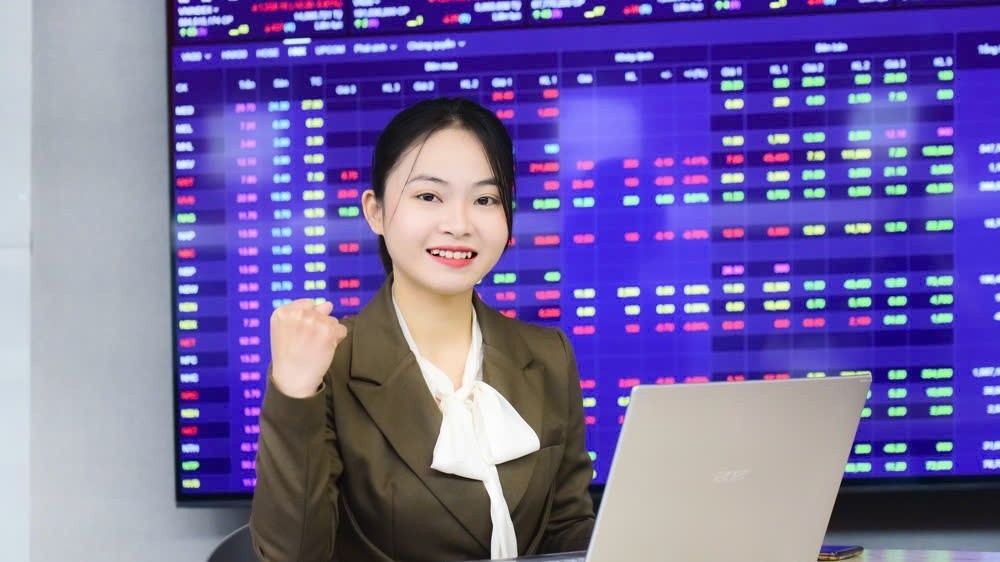 Tin nhanh chứng khoán ngày 26/2: VN Index tăng gần 19 điểm, nhóm Vin dẫn dắt đà tăng Tin nhanh chứng khoán ngày 26/2: VN Index tăng gần 19 điểm, nhóm Vin dẫn dắt đà tăng