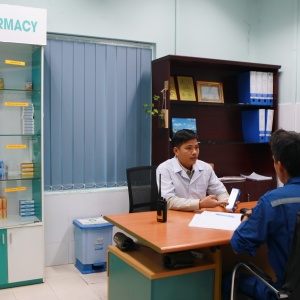 “Mắt xích” thầm lặng bảo đảm sức khỏe NLĐ tại NMLD Dung Quất