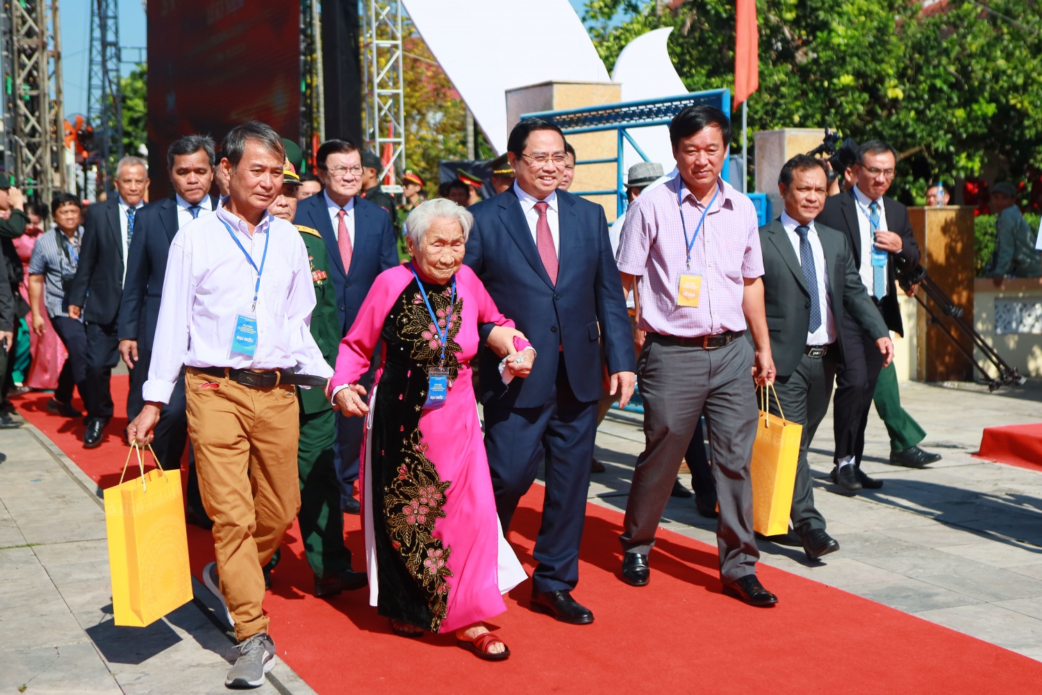 Đồng chí Phạm Văn Đồng - Một tấm gương sáng ngời về đạo đức cách mạng Đồng chí Phạm Văn Đồng - Một tấm gương sáng ngời về đạo đức cách mạng