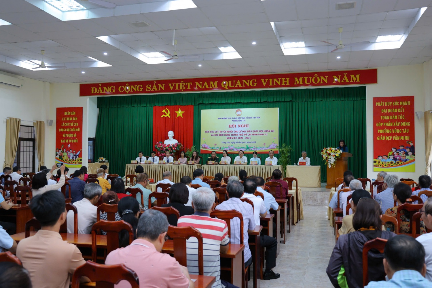 Cử tri phường Vũng Tàu (TP. Hồ Chí Minh) gửi gắm kỳ vọng vào Petrovietnam